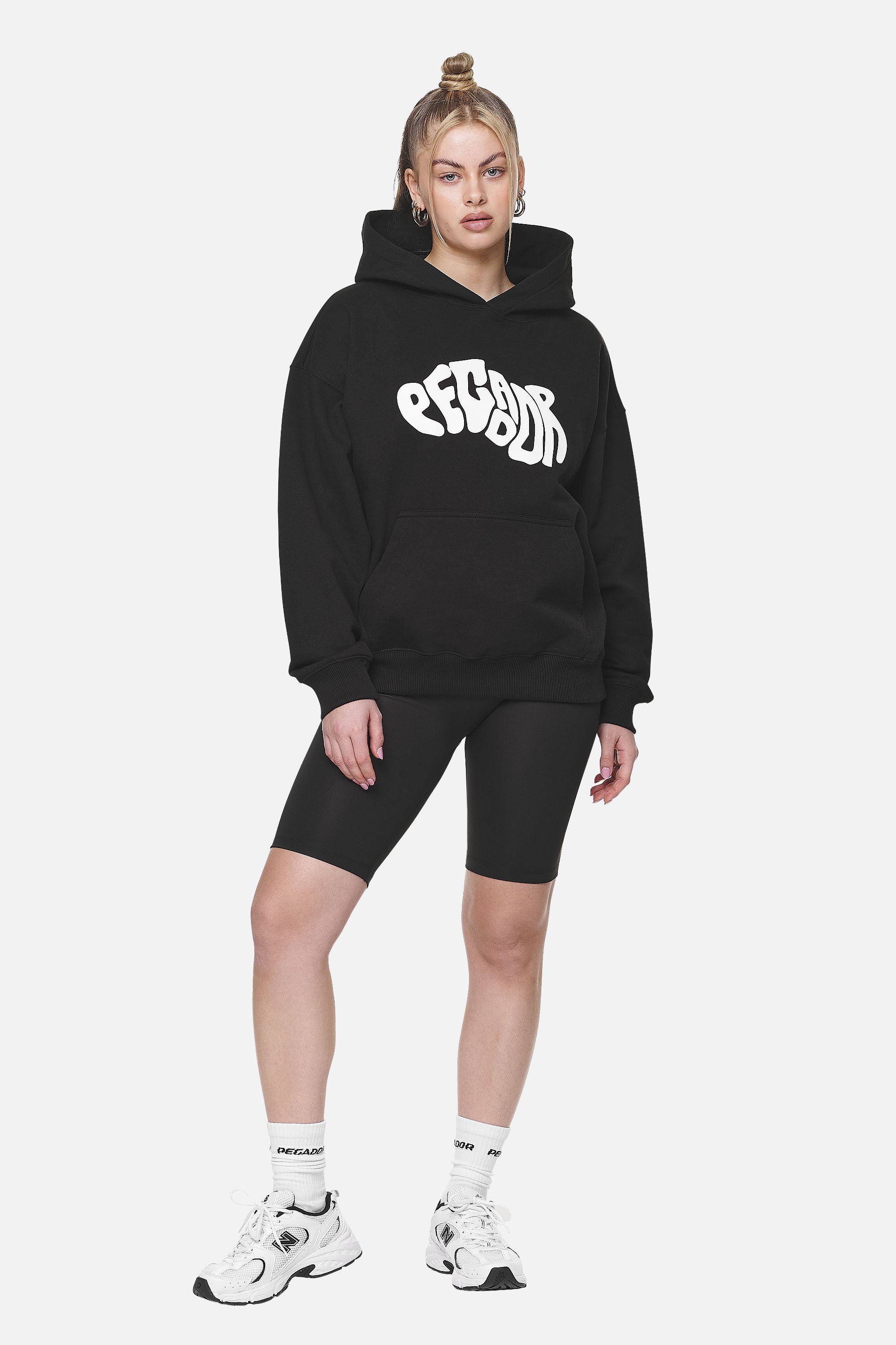 Pegador Jerona Biker Shorts Black Ganzkörper Bild aus der Never Too Late Kollektion für DaHerren