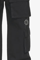 Pegador Bantam Wide Cargo Pants Black Detailshot aus der Do not Disturb Kollektion für Herren