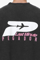 Pegador Pearce Boxy Tee Vintage Black Detailshot aus der Last Minute Kollektion für Herren