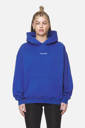 Pegador Clarita Logo Oversized Hoodie Washed True Blue White Gum Hauptansicht aus der Never Too Late Kollektion für DaHerren