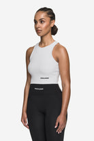 Pegador Ayla Crop Top White Black Seitenansicht aus der Next Wave Kollektion für DaHerren