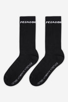 Pegador Certified Side Logo Socks Black White Ganzkörper Bild aus der Never Too Late Kollektion für Herren