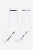 Pegador Certified Side Logo Socks White Black Ganzkörper Bild aus der Never Too Late Kollektion für Herren