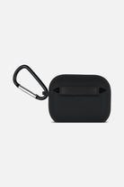 Pegador Logo Airpods Pro Case Black Ganzkörper Bild aus der Never Too Late Kollektion für Herren