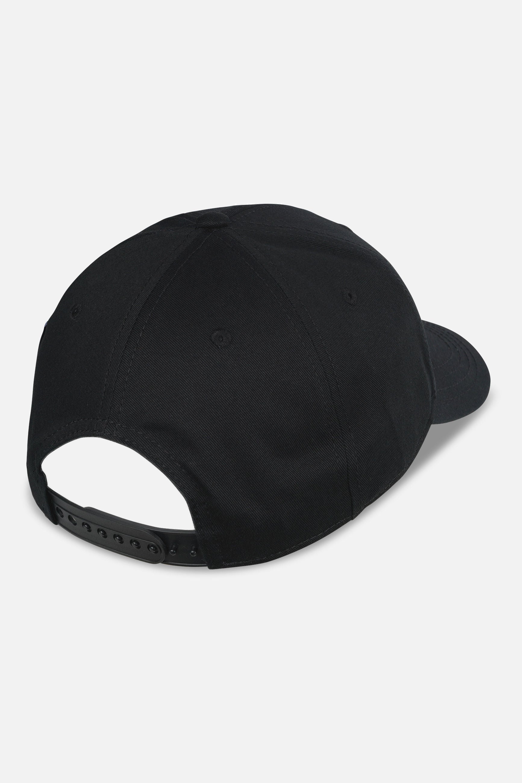 Pegador Logo Cap Black Seitenansicht aus der Never Too Late Kollektion für Herren