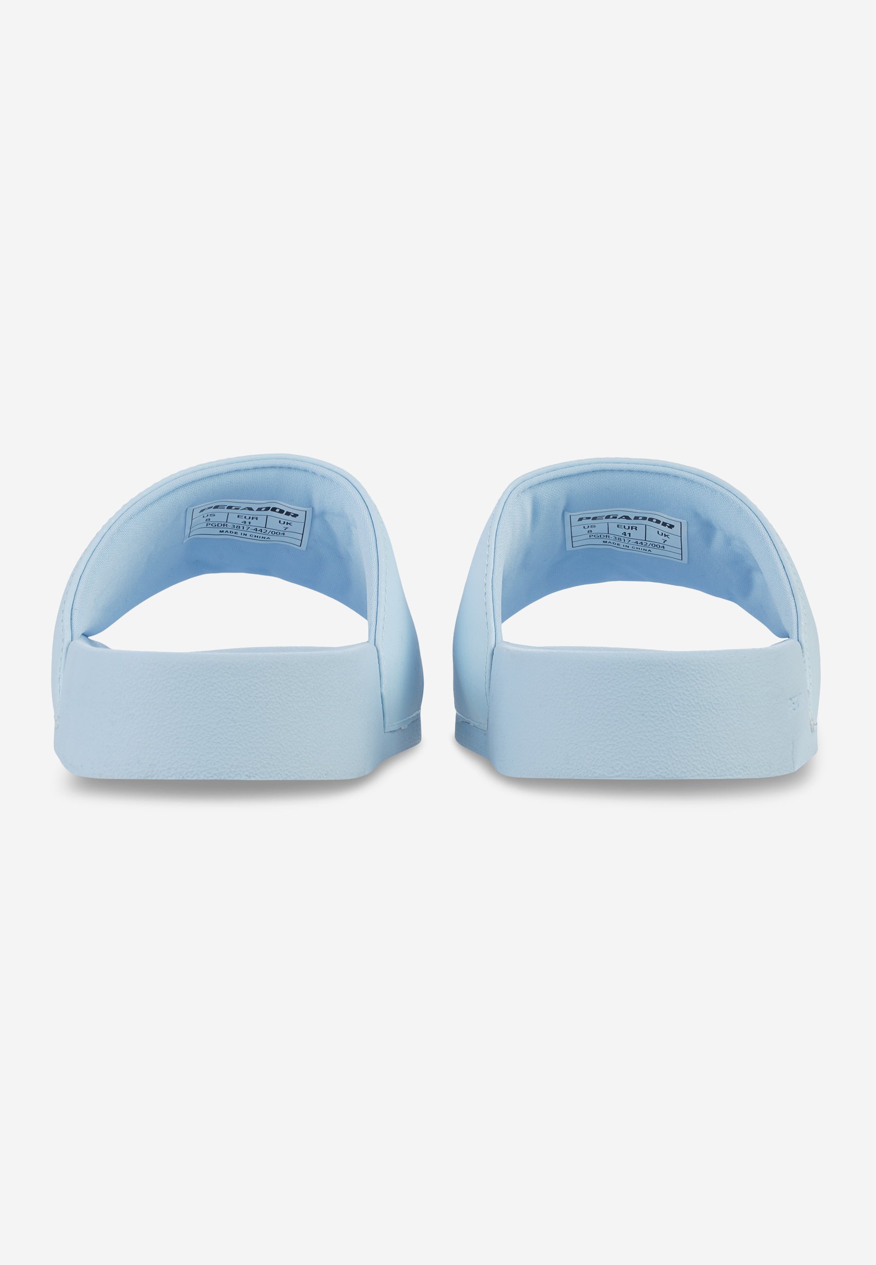 Pegador Logo Slide Baby Blue White Detailshot aus der Next Wave Kollektion für Herren