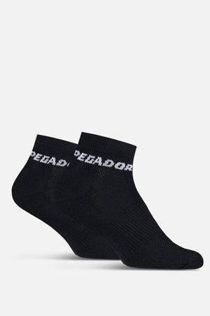 Pegador Logo Socks Low Black White Hauptansicht aus der PEGADOR® Kollektion für Herren und Damen