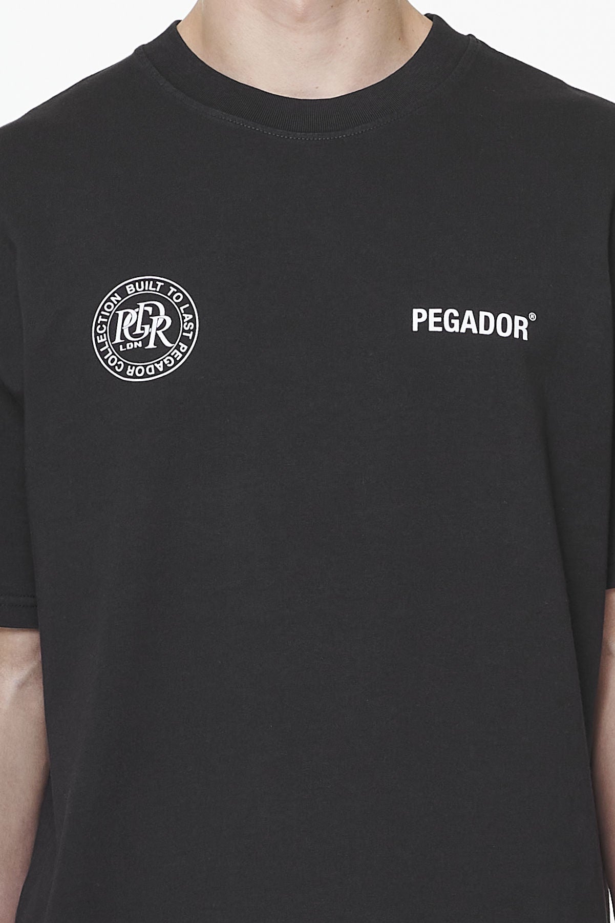 Pegador Dike Oversized Tee Vintage Onyx Black Detailshot aus der Built to Last Kollektion für Herren