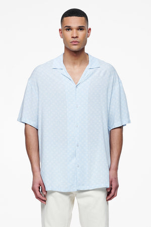 Pegador Piane Monogram Summer Shirt Riviera Blue Hauptansicht aus der Finer Things Kollektion für Herren