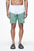 Pegador Baker Swim Shorts White Cypress Green Hauptansicht aus der Finer Things Kollektion für Herren