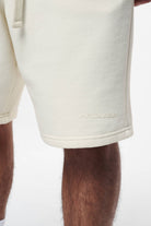 Pegador Logo Heavy Sweat Shorts Vintage Washed Unbleached Gum Detailshot aus der Finer Things Kollektion für Herren