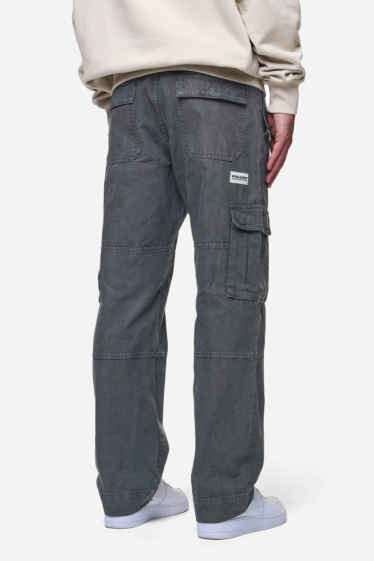 Pegador Risley Cargo Pants Grey Gegenansicht aus der PEGADOR® Jeans Kollektion für Herren