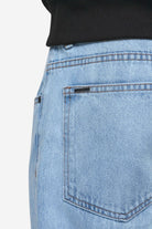 Pegador Baures Straight Jeans Washed Light Blue Detailshot aus der PEGADOR® Jeans Kollektion für Herren