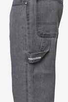 Pegador Daule Baggy Workwear Jeans Washed Grey Detailshot aus der PEGADOR® Jeans Kollektion für Herren