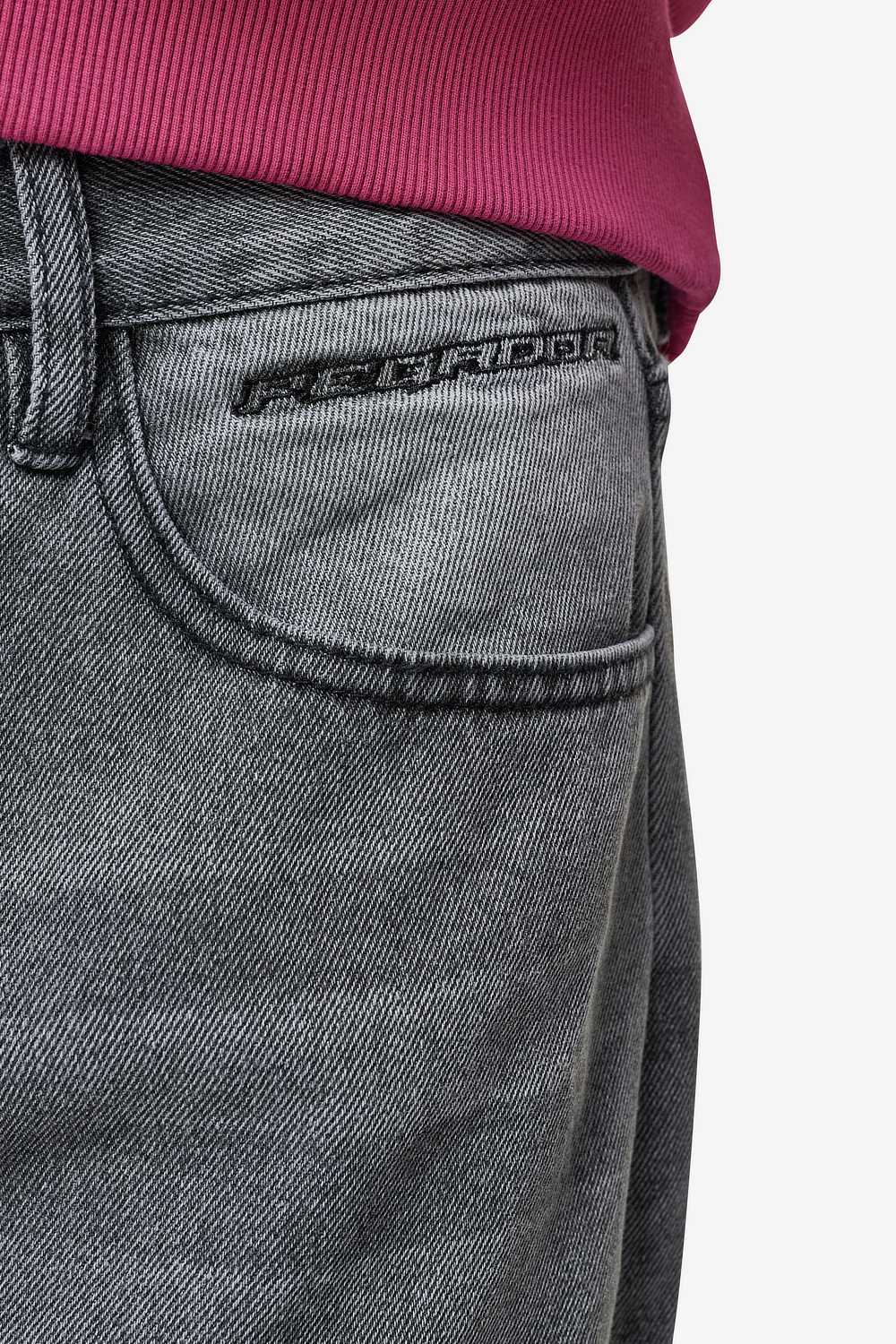 Pegador Barrow Wide Baggy Jeans Washed Anthracite Detailshot aus der Most Alive Kollektion für Herren