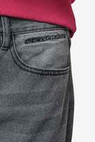 Pegador Barrow Wide Baggy Jeans Washed Anthracite Detailshot aus der Most Alive Kollektion für Herren