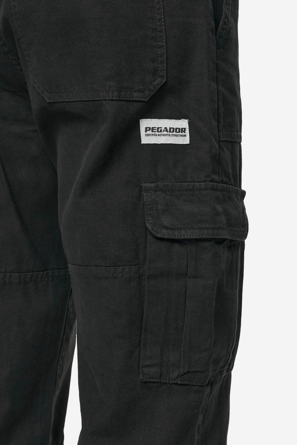 Pegador Risley Cargo Pants Black Detailshot aus der PEGADOR® Jeans Kollektion für Herren