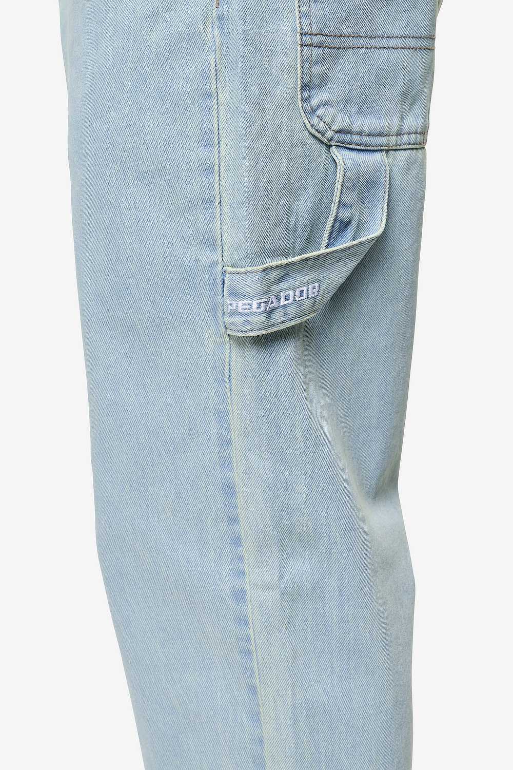 Pegador Daule Baggy Workwear Jeans Sand Washed Blue Detailshot aus der PEGADOR® Jeans Kollektion für Herren