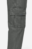 Pegador Waymir Cargo Pants Khaki Detailshot aus der PEGADOR® Jeans Kollektion für Herren