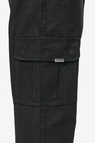 Pegador Waymir Cargo Pants Black Detailshot aus der PEGADOR® Jeans Kollektion für Herren