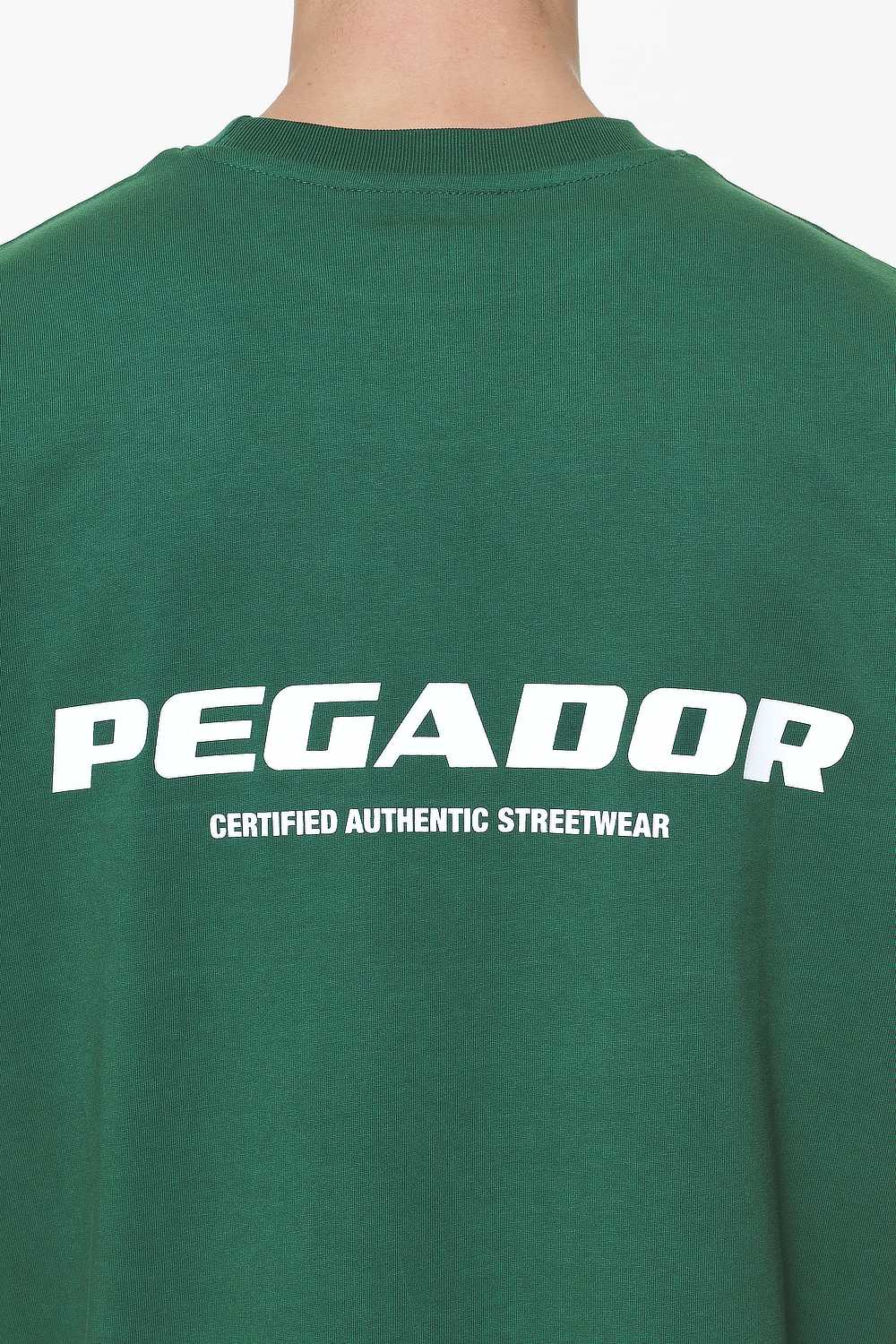 Pegador Colne Logo Oversized Tee Vintage Washed British Green Gum Detailshot aus der Built to Last Kollektion für Herren