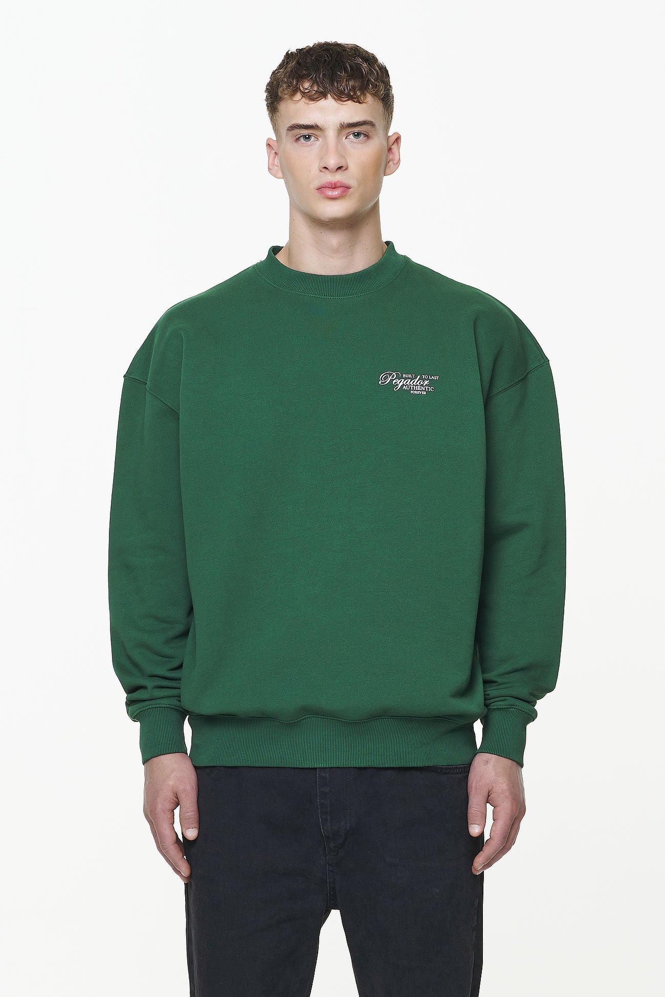 Pegador Tavery Oversized Sweater Vintage Washed British Green Seitenansicht aus der Built to Last Kollektion für Herren