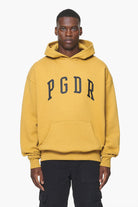 Pegador Layton Oversized Hoodie Vintage Washed Mustard Hauptansicht aus der Built to Last Kollektion für Herren