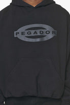 Pegador Loom Loose Hoodie Vintage Washed Onyx Black Detailshot aus der Built to Last Kollektion für Herren