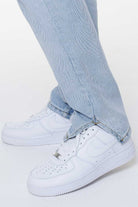 Pegador Withy Distressed Ankle Jeans Washed Light Blue Detailshot aus der Built to Last Kollektion für Herren