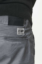 Pegador Wollam Worker Pants Faded Dark Grey Detailshot aus der Built to Last Kollektion für Herren