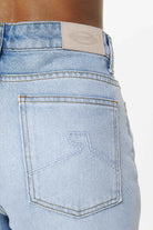 Pegador Terrance Wide Jeans Washed Light Blue Detailshot aus der Built to Last Kollektion für DaHerren