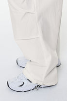 Pegador Tower Skydiver Track Pants Vintage Washed Bone White Detailshot aus der Built to Last Kollektion für DaHerren