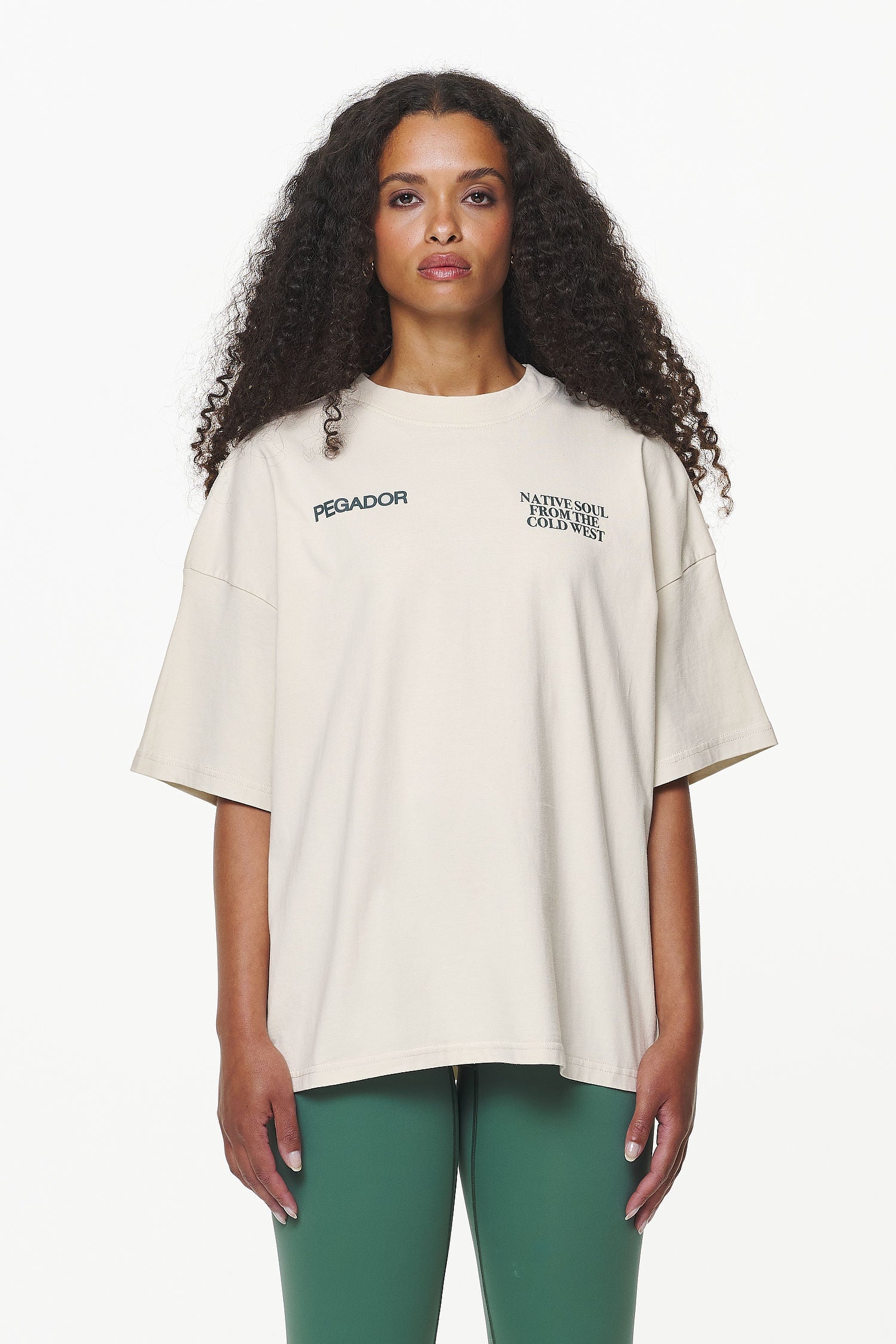 Pegador Cadogan Heavy Oversized Tee Vintage Washed Bone White Seitenansicht aus der Built to Last Kollektion für DaHerren