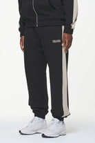 Pegador Aytoun Heavy Sweat Pants Vintage Washed Onyx Black Seitenansicht aus der Built to Last Kollektion für Herren