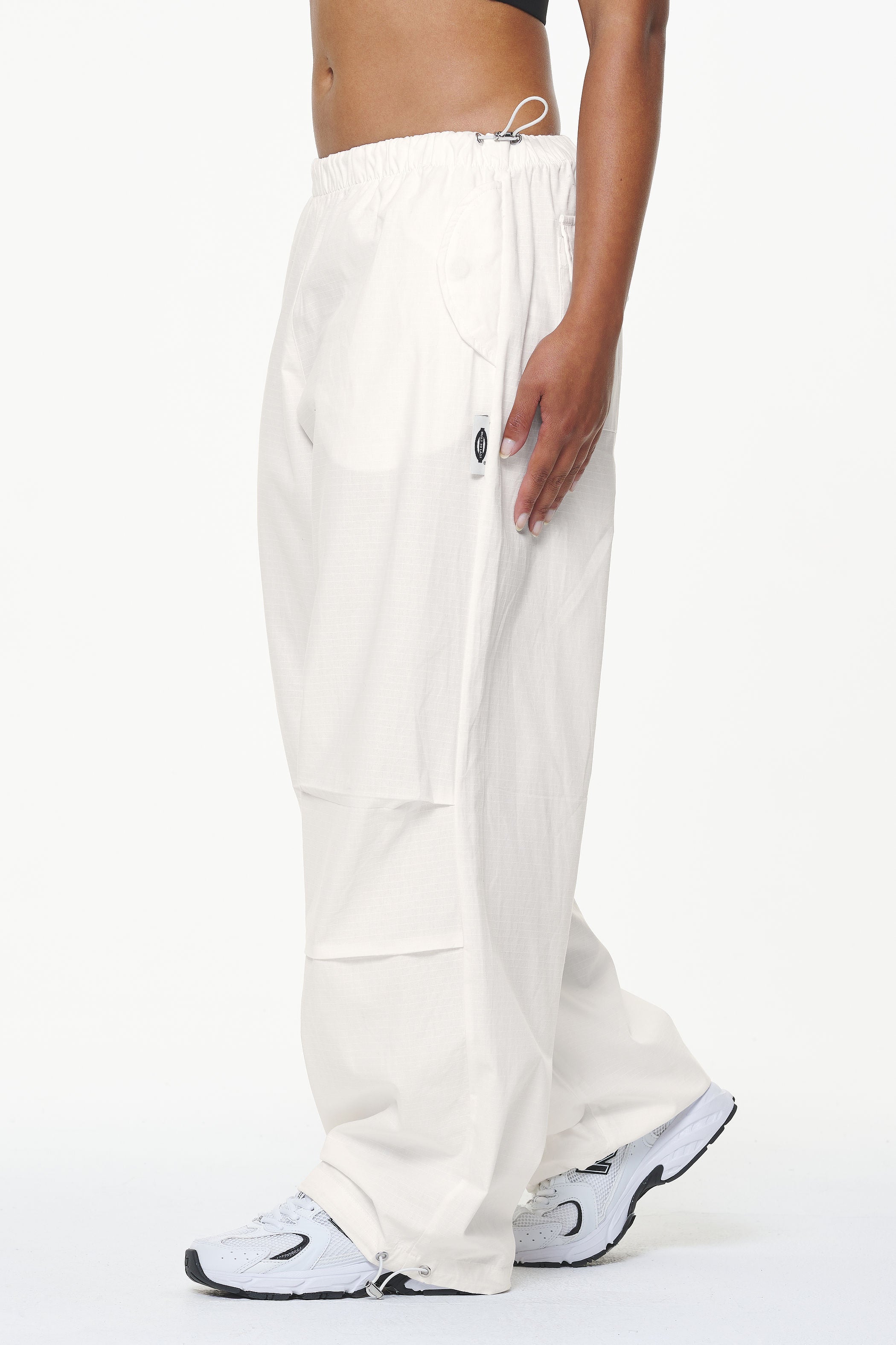 Pegador Tower Skydiver Track Pants Vintage Washed Bone White Hauptansicht aus der Built to Last Kollektion für DaHerren