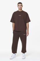 Pegador Logo Boxy Tee Washed Oak Brown Gum Ganzkörper Bild aus der Do not Disturb Kollektion für Herren