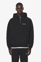 Pegador Logo Oversized Halfzip Hoodie Black Gum Hauptansicht aus der Do not Disturb Kollektion für Herren