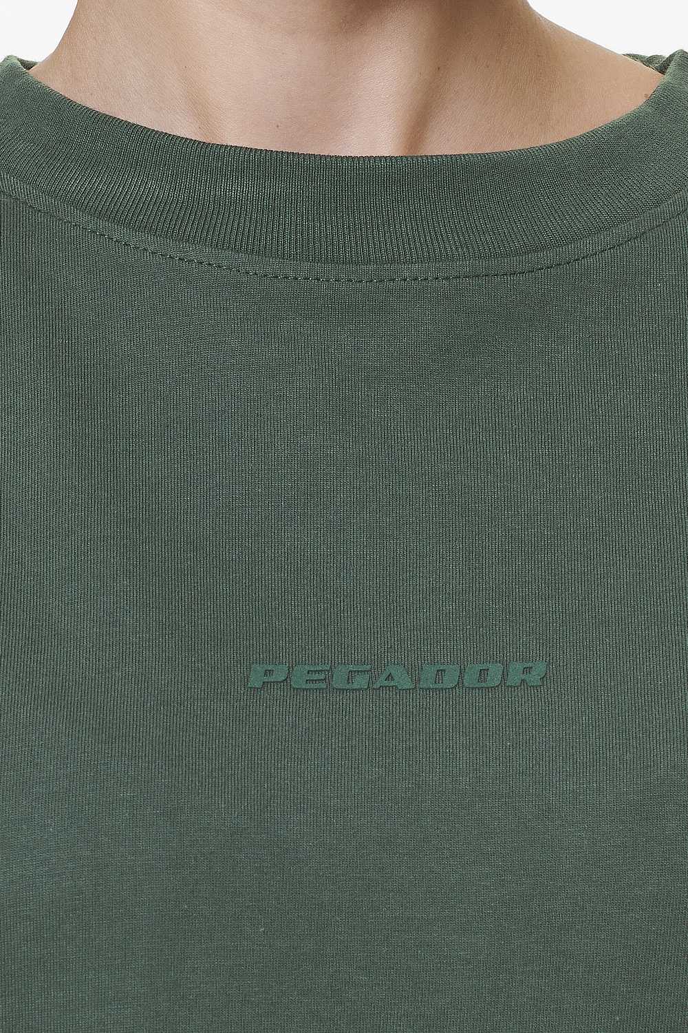 Pegador Bel Air Heavy Oversized Tee Washed Sage Green Gum Detailshot aus der Do not Disturb Kollektion für DaHerren