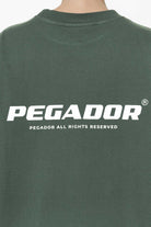 Pegador Arendal Logo Heavy Oversized Tee Washed Sage Green Detailshot aus der Do not Disturb Kollektion für DaHerren