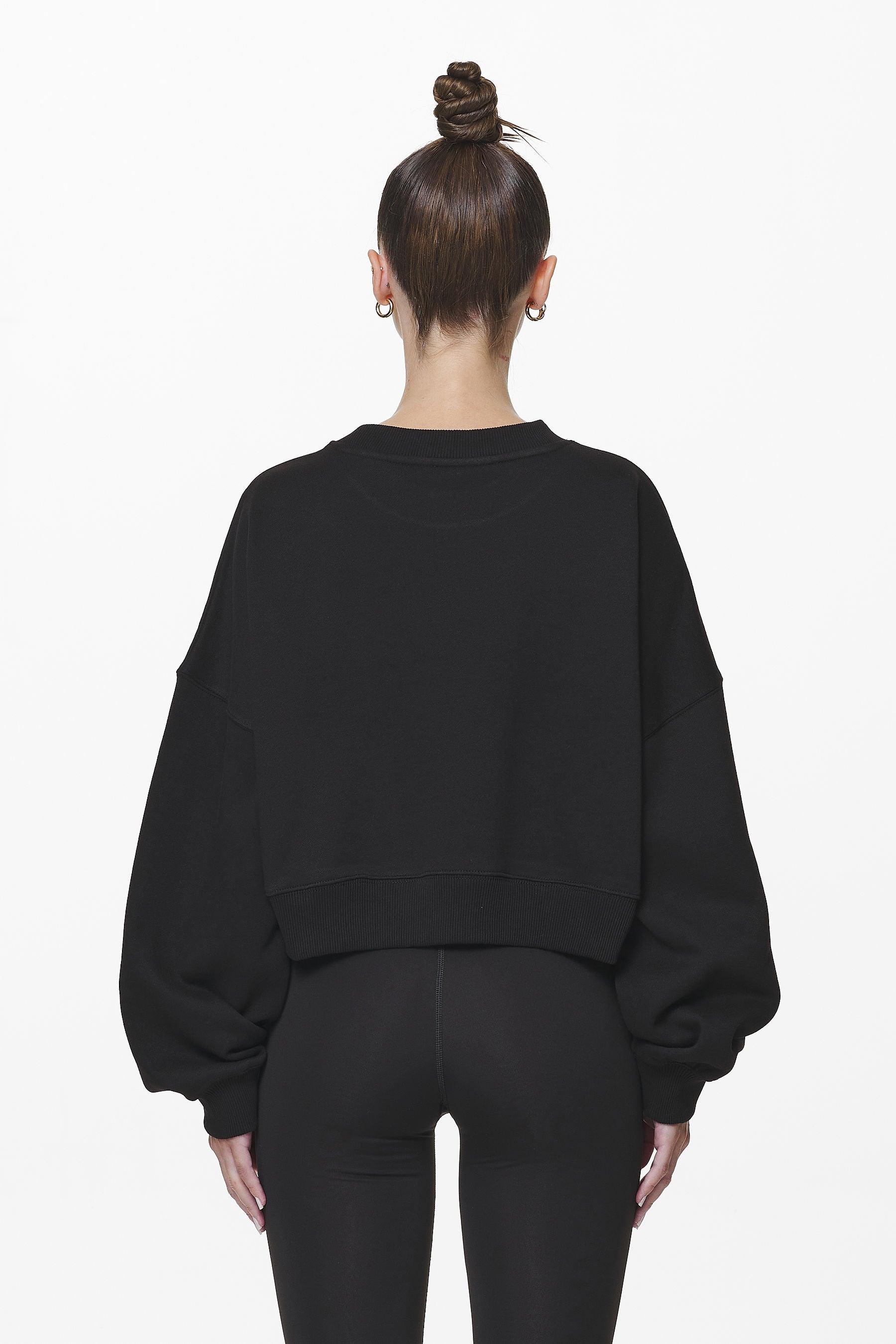 Pegador Londa Cropped Oversized Sweater Black Gum Gegenansicht aus der Do not Disturb Kollektion für DaHerren