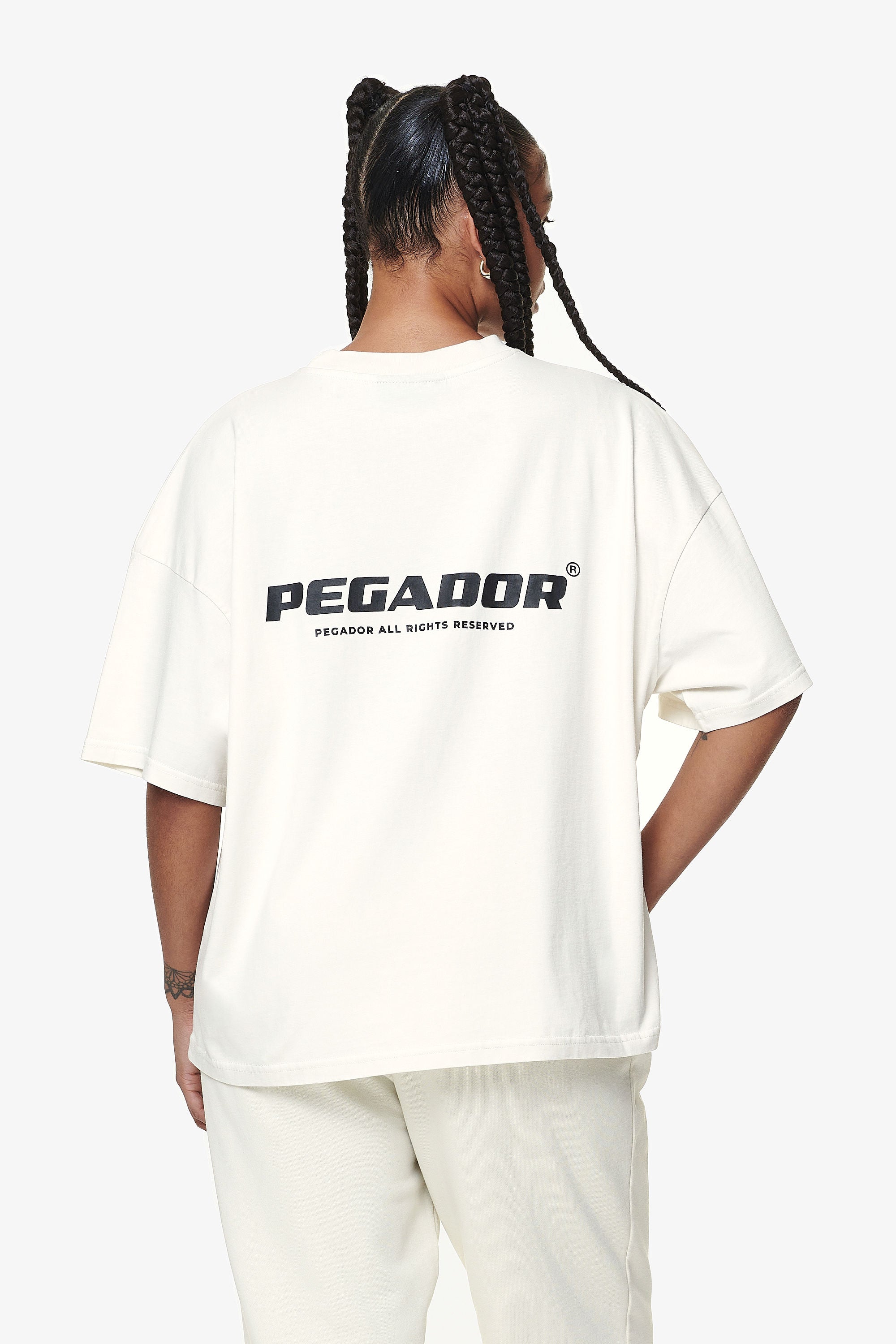 Pegador Arendal Logo Heavy Oversized Tee Washed Salty Cream Hauptansicht aus der Do not Disturb Kollektion für DaHerren