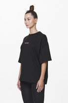 Pegador Arendal Logo Heavy Oversized Tee Black Gegenansicht aus der Do not Disturb Kollektion für DaHerren