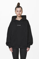 Pegador Atna Logo Oversized Hoodie Black Seitenansicht aus der Do not Disturb Kollektion für DaHerren