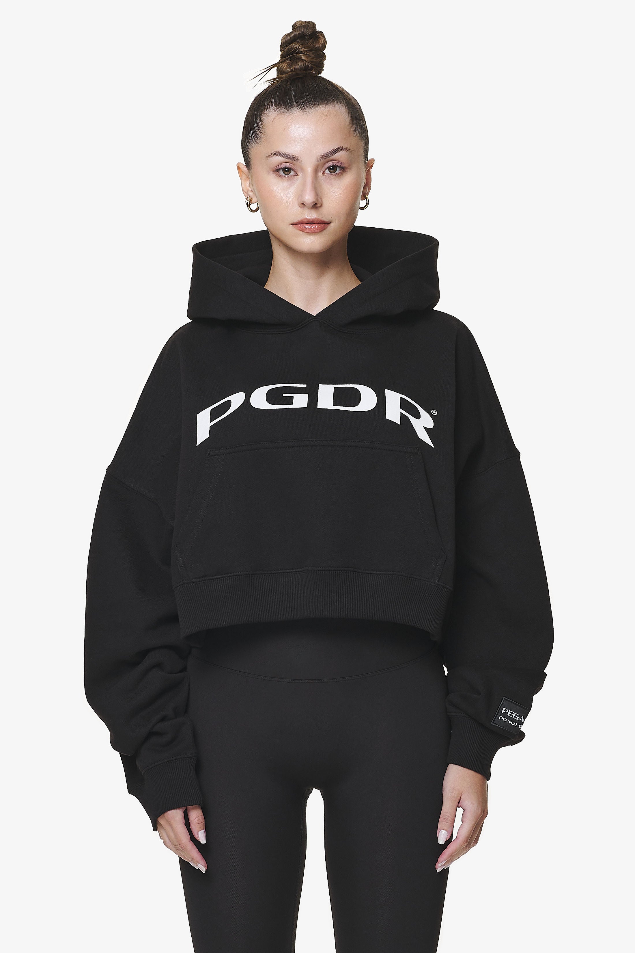 Pegador Troms Oversized Cropped Hoodie Black Hauptansicht aus der Do not Disturb Kollektion für DaHerren