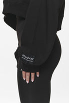 Pegador Troms Oversized Cropped Hoodie Black Detailshot aus der Do not Disturb Kollektion für DaHerren