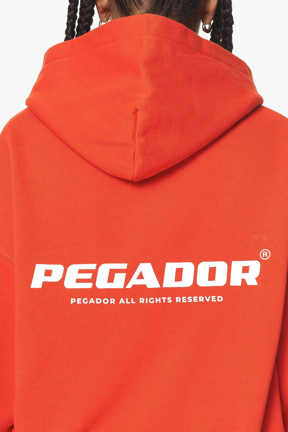 Pegador Atna Logo Oversized Hoodie Washed Signal Red Detailshot aus der Do not Disturb Kollektion für DaHerren