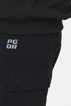 Pegador Bodo Wide Cargo Pants Black Detailshot aus der Do not Disturb Kollektion für DaHerren