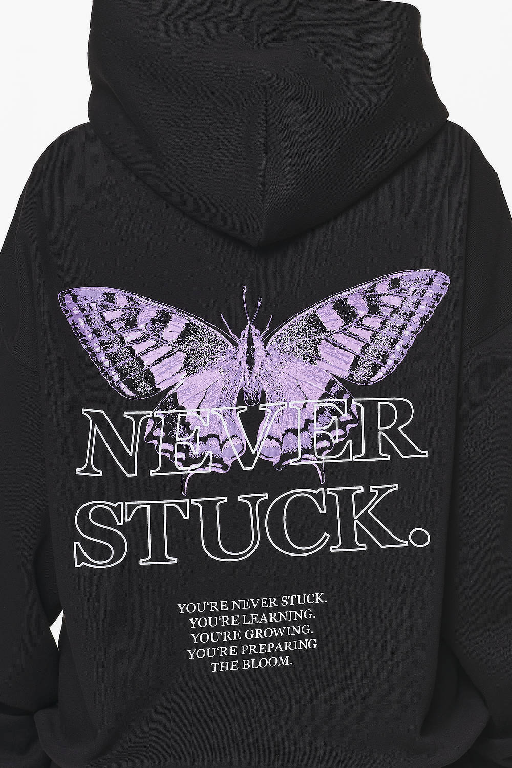 Pegador EIRA OVERSIZED HOODIE BLACK Detailshot aus der Do not Disturb Kollektion für DaHerren