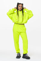 Pegador Villa High Waisted Sweat Pants Washed Lime Yellow Gum Ganzkörper Bild aus der Do not Disturb Kollektion für DaHerren