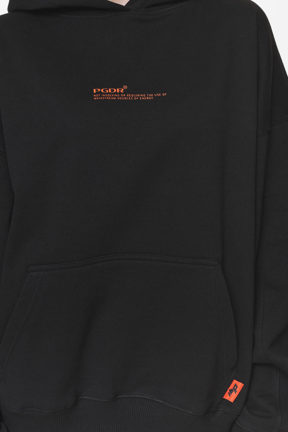 Pegador Navisk Oversized Hoodie Black Detailshot aus der Do not Disturb Kollektion für DaHerren